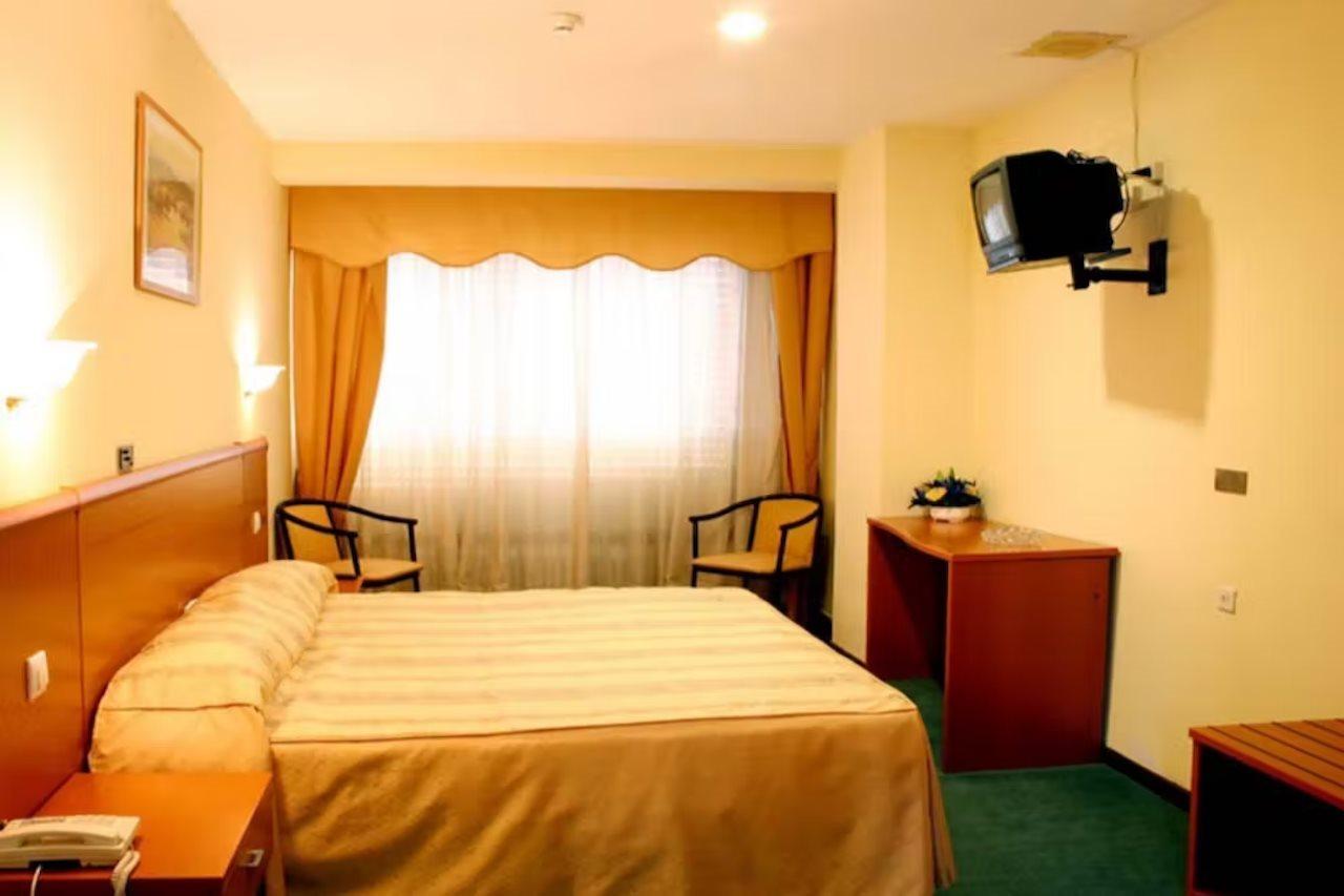 Hotel Las Vinas Артейхо Экстерьер фото