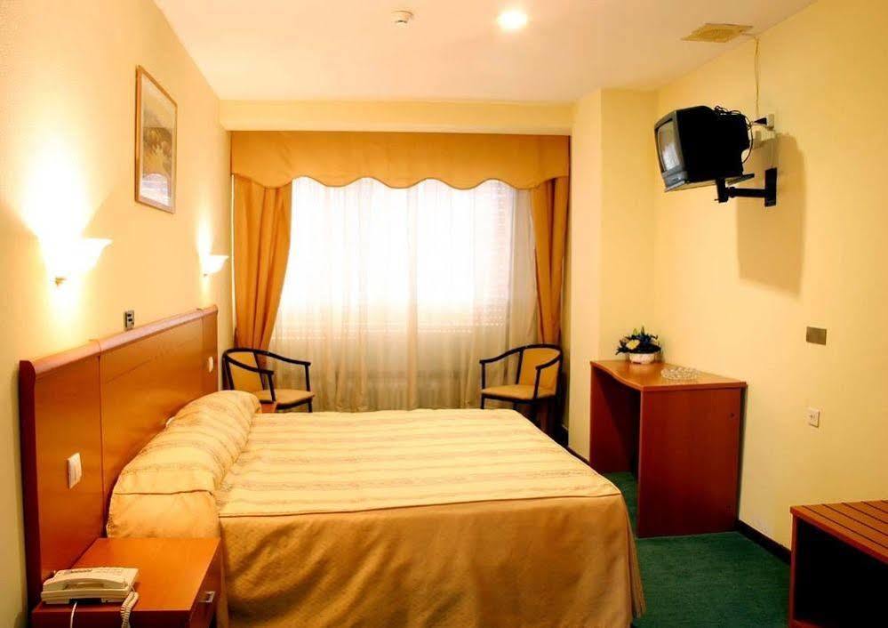Hotel Las Vinas Артейхо Экстерьер фото